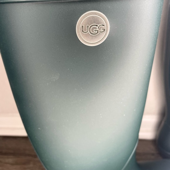 NWOT Ugg Shelby MatteTall Olive Rain Boots Size 8 - Picture 3 of 4